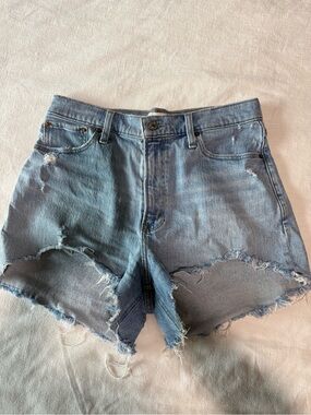 Abercrombie High-Rise Curve Love Mom Shorts in Light Blue
